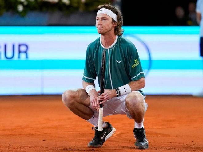 在他的带领 在他的带领