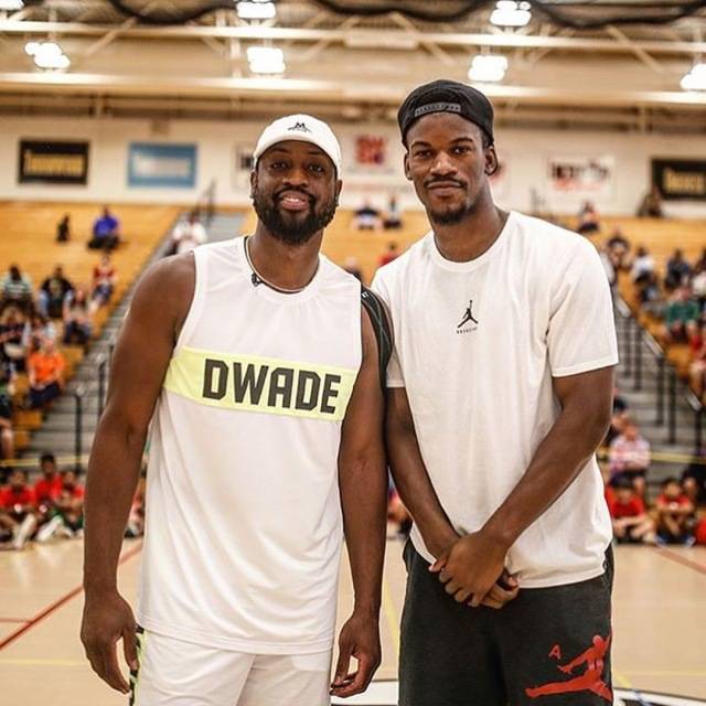 边后卫前提 边后卫前提